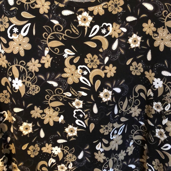 Lularoe Black & Taupe Floral Perfect Tee NWOT - Picture 2 of 6